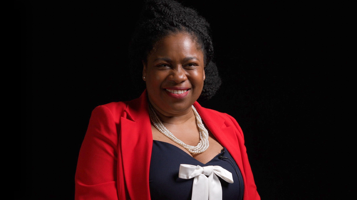 Haat kun je het beste met liefde bestrijden, dat is de levensles die